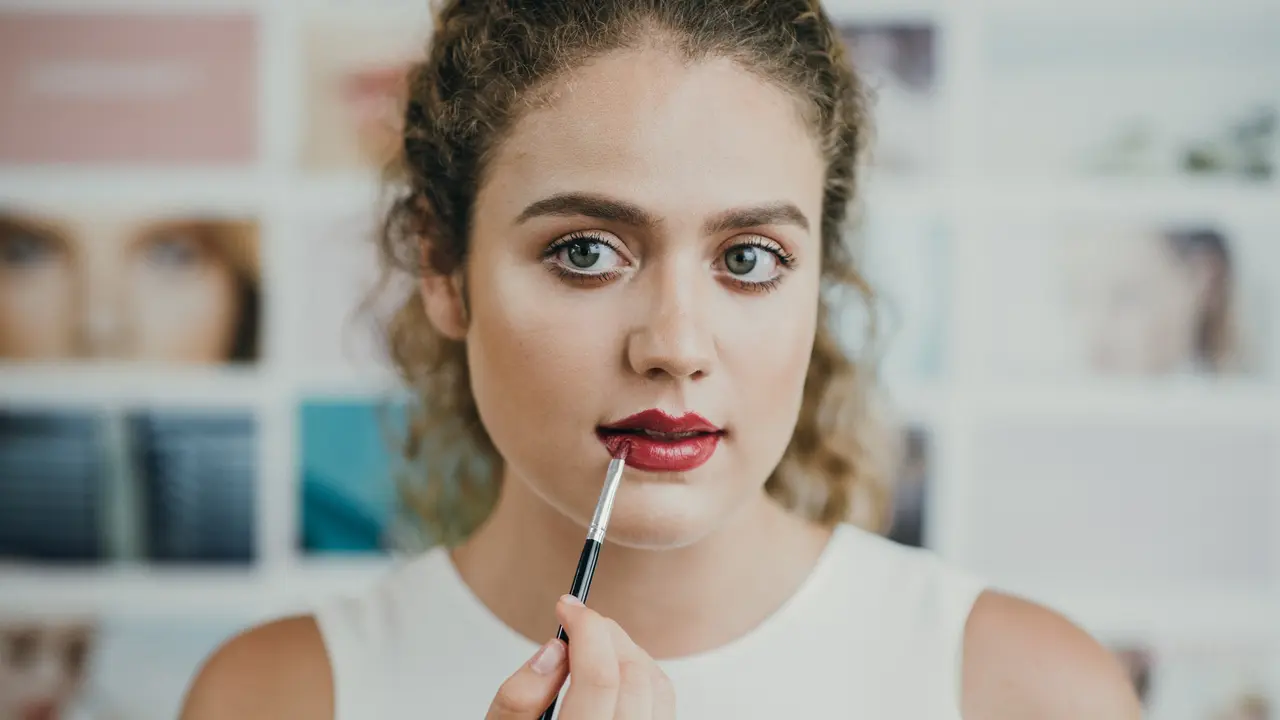 Tutorial Makeup: Makeup Flawless, yang Cocok untuk ke Kantor
