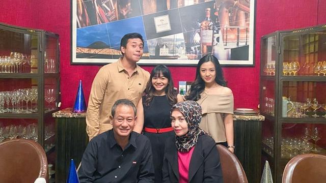6 Potret Kompak Amel Carla dan Lintang Aqmarina, Kakaknya yang Jarang Tersorot