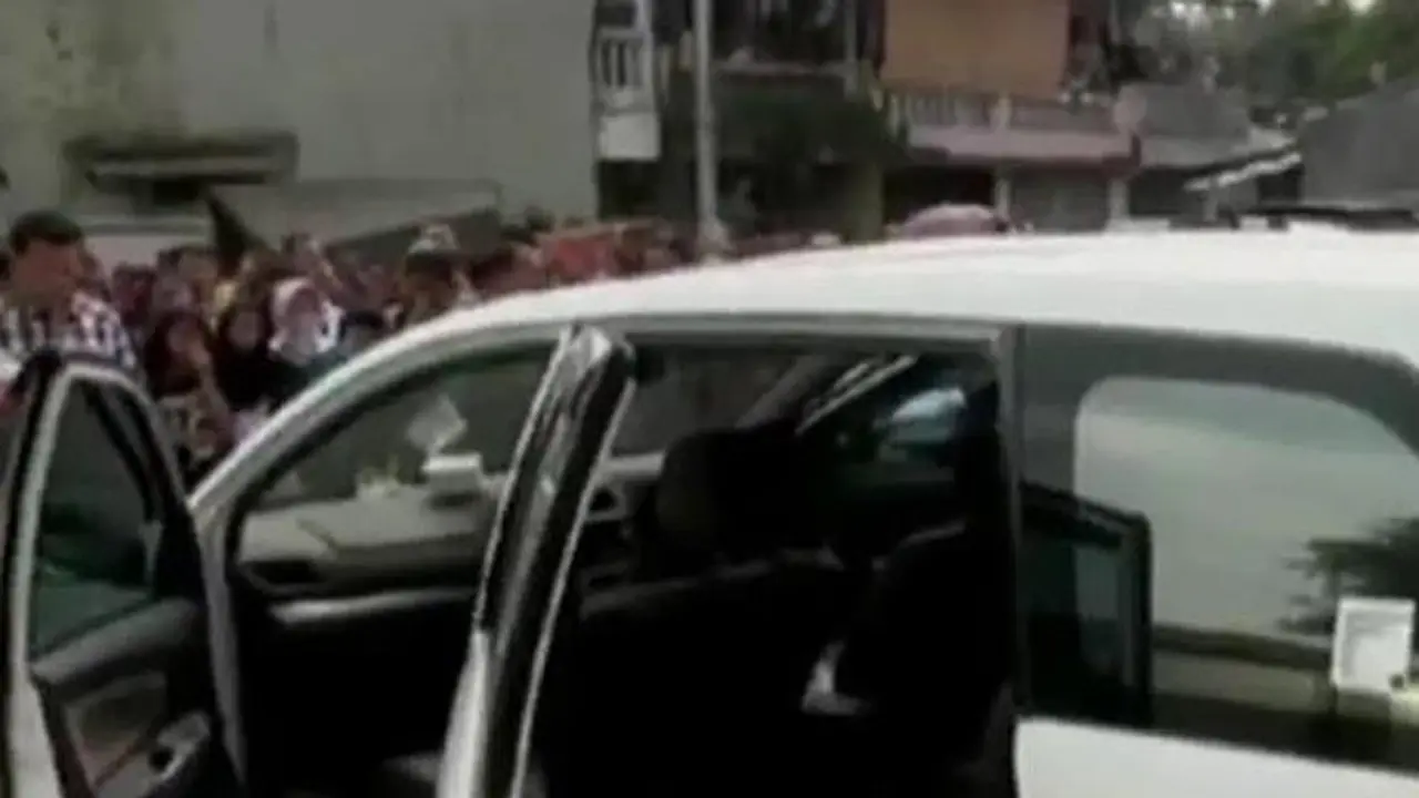 Bocah Tewas di Mobil