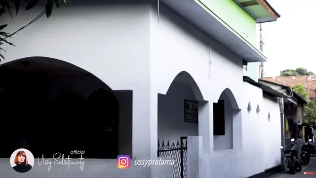 Masjid Dekat Rumah Masa Kecil Ussy Sulistiawaty