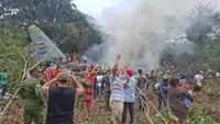 Bawa 125 Orang, Pesawat Angkut Militer Kolombia Jatuh dan Terbakar