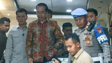 Presiden ke-7 Republik Indonesia, Joko Widodo (Jokowi) usai membuat pelaporan soal tuduhan ijazah palsu di Mapolda Metro Jaya, Jakarta, Rabu (30/4/2025). (merdeka.com/Arie Basuki)
