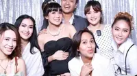 Gilang Dirga dan Adiezty Fersa menggelar acara baby shower (Foto: Instagram/@inul.d)