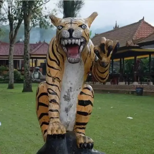 10 Potret Bentuk Patung Hewan Ini Absurd Banget, Bikin Geleng Kepala