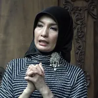 Semua orang terkejut dengan jatuhnya crane di Mekkah. Ini do’a dari Arzeti Bilbina tentang tragedi ini.