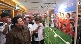 Ketua Umum PSSI Erick Thohir datang menyaksikan pameran foto dan tulisan berjudul "90' & Beyond" nan digelar di Mall Sarinah pada Rabu malam, 27 Agustus 2025. (carpet-cleaning-kingston.co.uk/M Iqbal Ichsan)