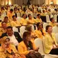 Sejumlah pengurus Partai Golkar menghadiri sidang paripurna munaslub Partai Golkar di Senayan, Jakarta ,Selasa (19/12). Paripurna tersebut membahas pandangan umum DPD 1 tiap tiap provinsi. (Liputan6.com/Angga Yuniar)