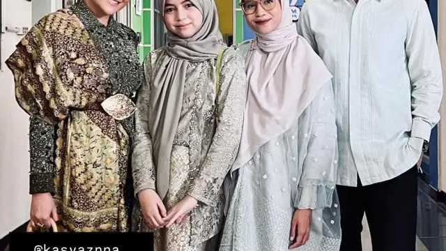 Potret Marshanda Dampingi Sienna Wisuda. (instagram/marshanda99)