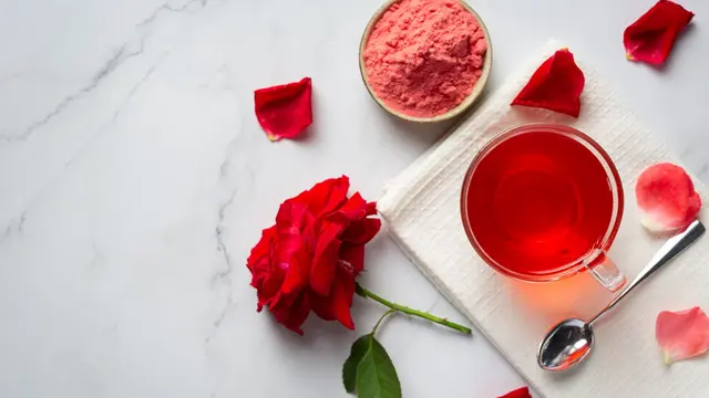 Aroma Parfum yang Bikin Penampilan Wanita Terlihat Lebih Elegan (photo by freepik)