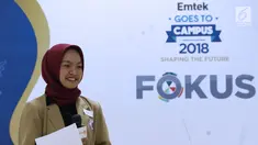 Peserta audisi lomba news presenter Emtek Goes to Campus 2018 menyimak arahan tim juri di Gedung 4 Universitas Padjajdaran, Bandung, Selasa (4/12). EGTC Bandung 2018 berlangsung hingga 6 Desember dan diisi beragam materi. (Liputan6.com/Helmi Fithriansyah)