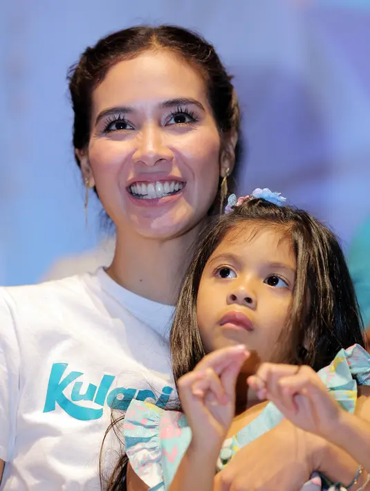 "Pendalaman jadi Uci dari Desember sampai Maret. Jadi cukup banyak waktu dan intensif. Awalnya sempat ragu-ragu anak-anak nyambung dan nyaman sama aku apa nggak," tuturnya. (Deki Prayoga/Bintang.com)