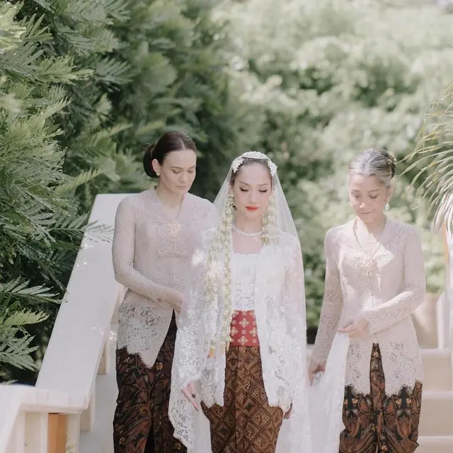 6 Potret Aishah Sinclair Antarkan BCL Menuju Pelaminan Pengantin