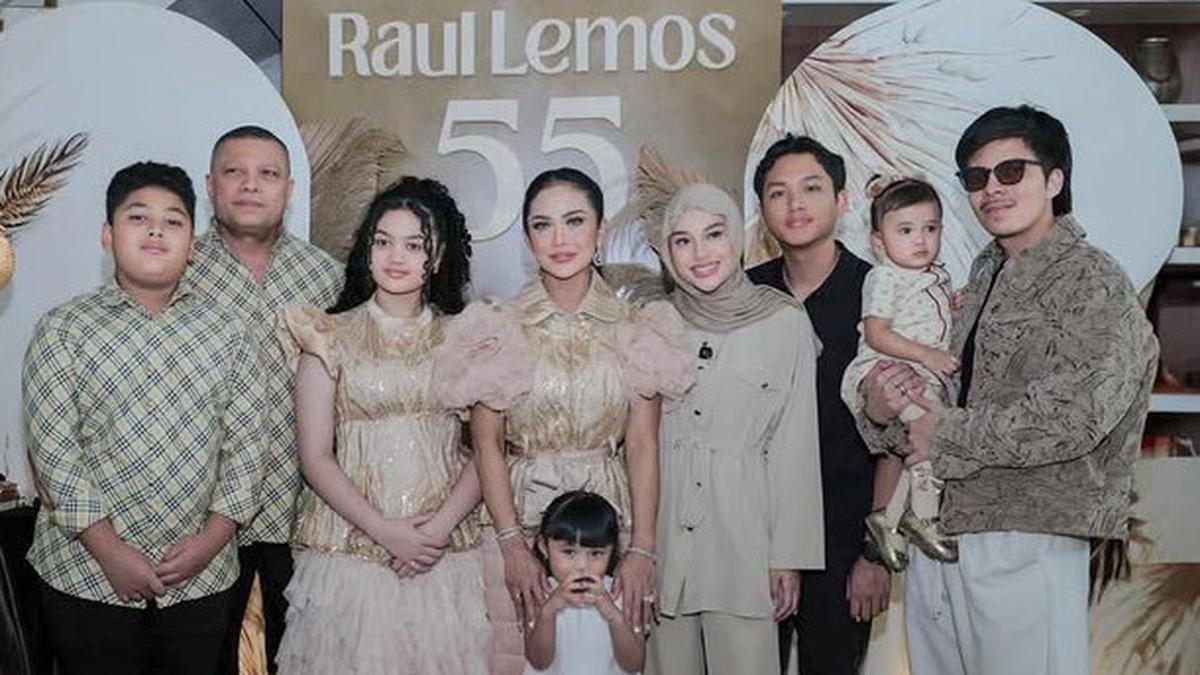6 Potret Ulang Tahun Raul Lemos ke-55, Krisdayanti, Amora, dan Aurel Hermansyah Kompak Berbaju Coklat