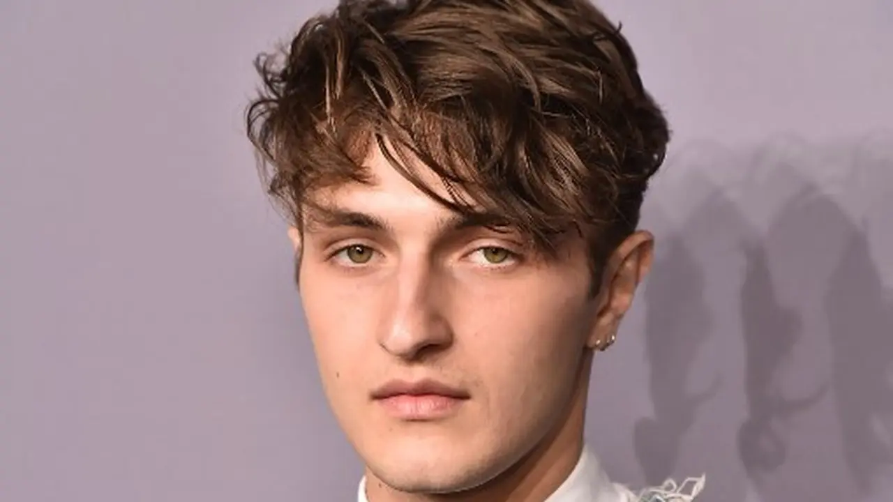 [Bintang] Anwar Hadid