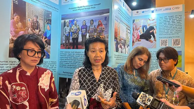Direktur Sosial Budaya dan Organisasi Internasional Negara Berkembang Kemlu RI Penny Dewi Herasati (dua dari kiri). (Liputan6/Benedikta Miranti)