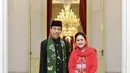 Iriana Jokowi mengenakan kebaya merah dengan bordir bunga dipadukan kain batik merahnya. [Instagram/@jokowi]