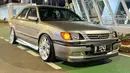 Toyota Soluna memang memiliki image bekas taksi. Namun, untuk unit taksi tidak ada yang menggunakan transmisi otomatis. Soluna hadir dengan mesin bensin 1.500cc 4-silinder dan dipadukan dengan transmisi otomatis 4-percepatan yang hanya tersedia di tipe tertinggi yaitu tipe GLi. Harga mobil ini juga masih terbilang sangat terjangkau. Mesin dan penggeraknya terbilang cukup bandel yang dibuktikan oleh unit armada taksi. Hal yang harus diperhatikan adalah kaki-kaki depan yang terkadang berbunyi tak wajar. Namun tenang saja, untuk membereskan dan merawat Toyota Soluna tidak memerlukan budget tinggi. (Source: Instagram/@firmansyah_mp)