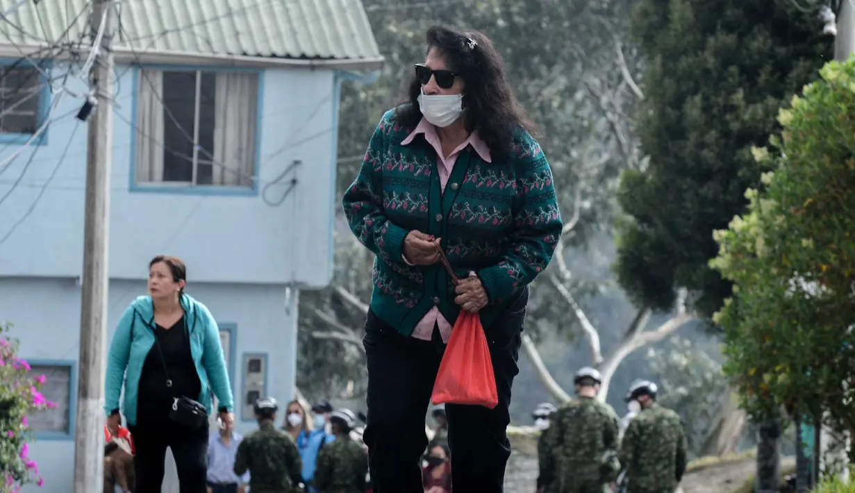 Penutupan dikarenakan polusi udara akibat kebakaran. (VANNESSA JIMENEZ/AFP)