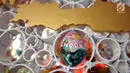 Salah satu hiasan pada salah satu telur paskah yang ada pada dekorasi telur paskah raksasa di Gereja Katedral, Jakarta, Minggu (4/1). Telur paskah tersebut dihias dengan tema sila ketiga dalam Pancasila. (Liputan6.com/Helmi Fithriansyah)