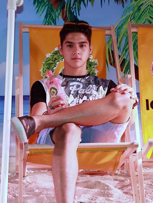 Namun ketika ditanyakan apakah Pevita adalah tipikal wanita yang didambakannya, Al tak mau mengungkapkan lebih jauh. (Deki Prayoga/Bintang.com)