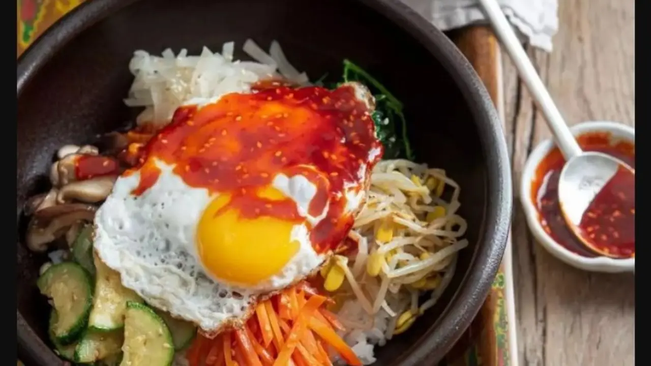 Masakan Korea Bibimbap.  foto:  Instagram @beyondkimchee