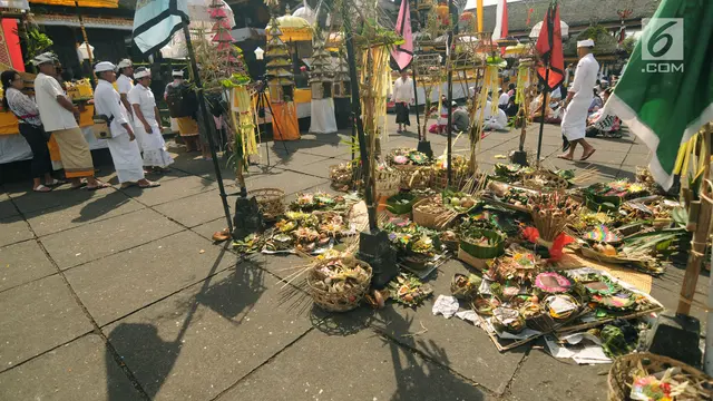 Pura Besakih Gelar Upacara Purnama Kapat
