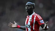 Southampton memang baru saja terdegradasi dari Premier League ke Championship pada akhir musim 2022/2023. Namun kiprah Southampton dalam 10 musim terakhir layak diacungi jempol sebagai klub yang kerap menghasilkan pemain berkualitas yang akhirnya dilepas ke klub-klub besar anggota Big Six di Liga Inggris. Seperti 6 pemain berikut ini. (AFP/Ben Stansall)