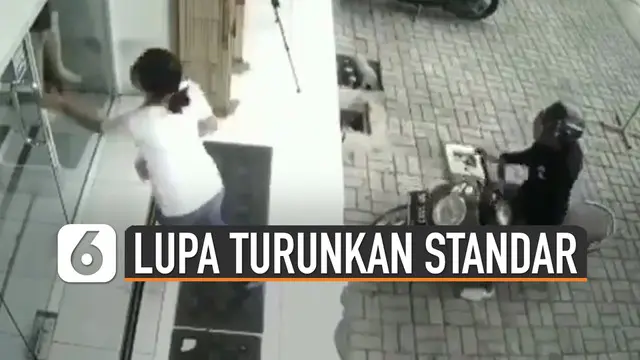 VIDEO: Kocak, Pengendara Motor Lupa Turunkan Standar Motor
