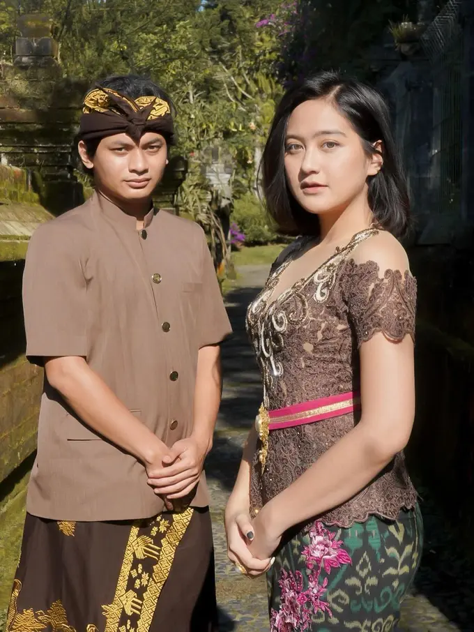 6 Momen Salshabilla Adriani dan Yusuf Mahardika Pakai Baju Senada, Mesra Banget