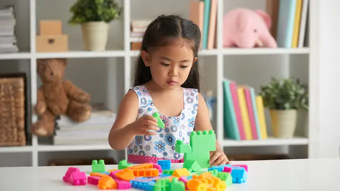 Metode Montessori untuk Anak Bermain