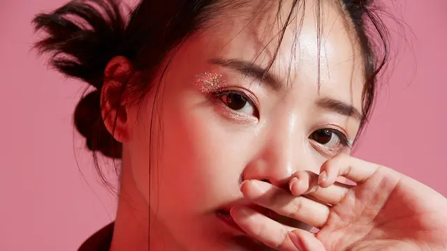 Inspirasi Makeup Flawless Ala Idol Korea, Bikin Tampilan Jadi Makin Stunning