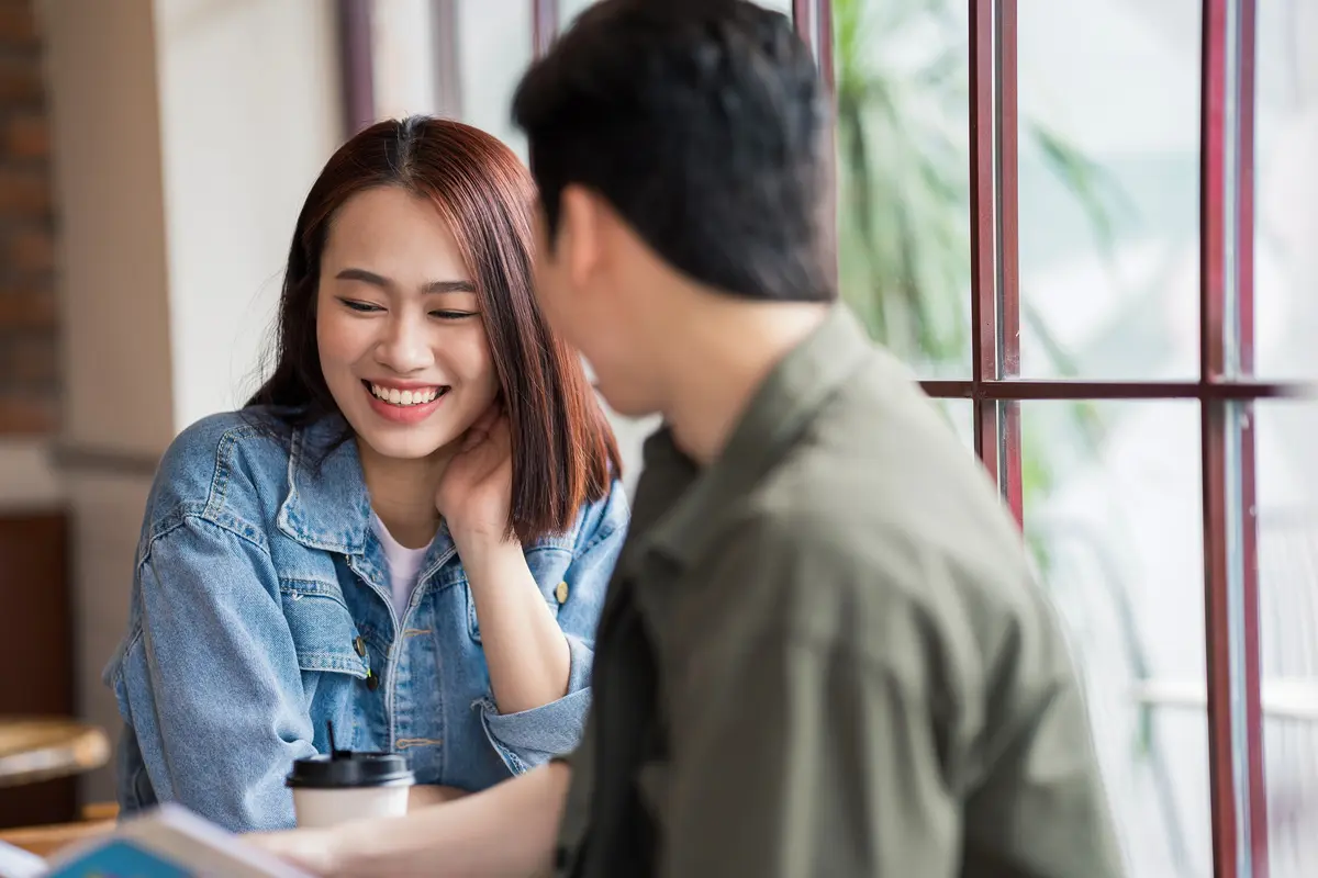 perempuan dan pasangan maret 8