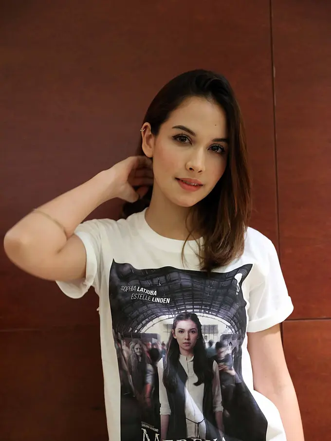 [Bintang] Estelle Linden