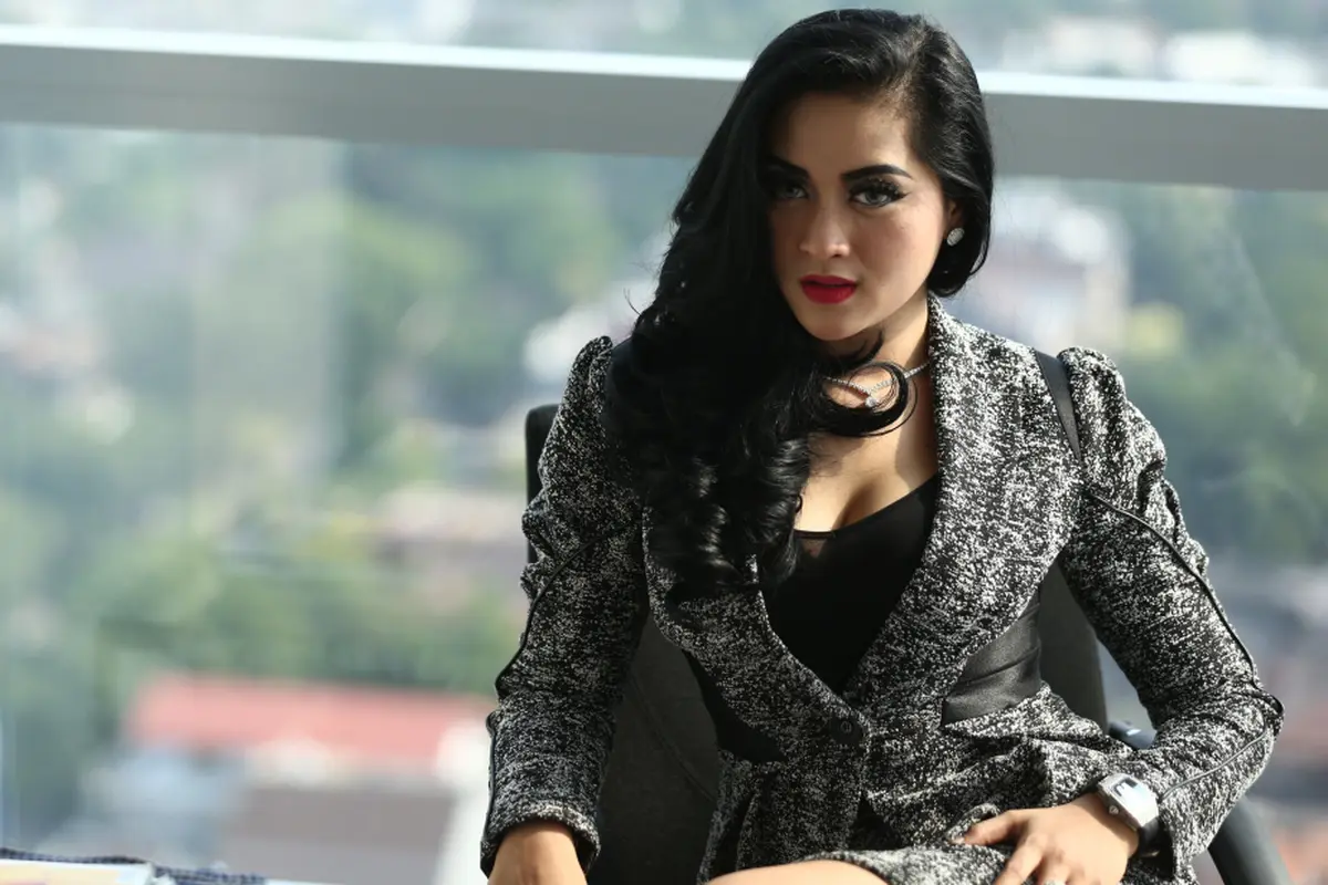 Jadi Syahrini 'KW', Hiara Cleopatra Juga Koleksi Tas Mahal