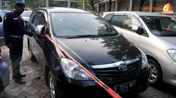 [FOTO] KPK Tambah Koleksi Mobil Sitaan Milik Suami Airin