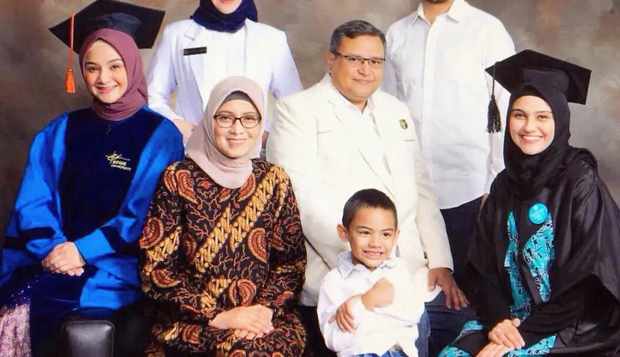 Sarah Shahab, Zee Zee Shahab (Instagram/zeezeeshahab)