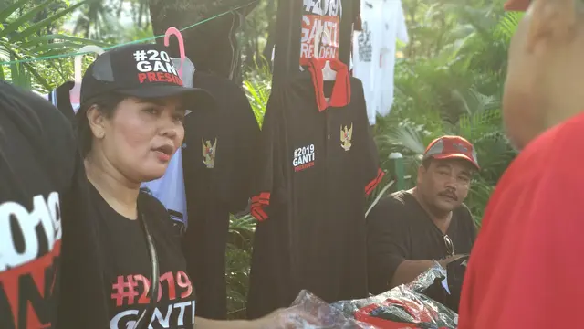 Sejumlah masyarakat yang tergabung dalam relawan 2019 ganti presiden memadati kawasan Monas, Jakarta. (Liputan6.com/Putu Merta Surya Putra)