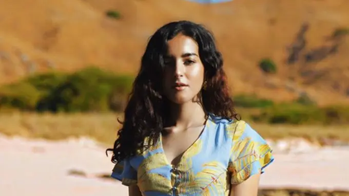 Wajah Arab Tasya Farasya dengan Polesan Makeup Pengantin Jogja Putri