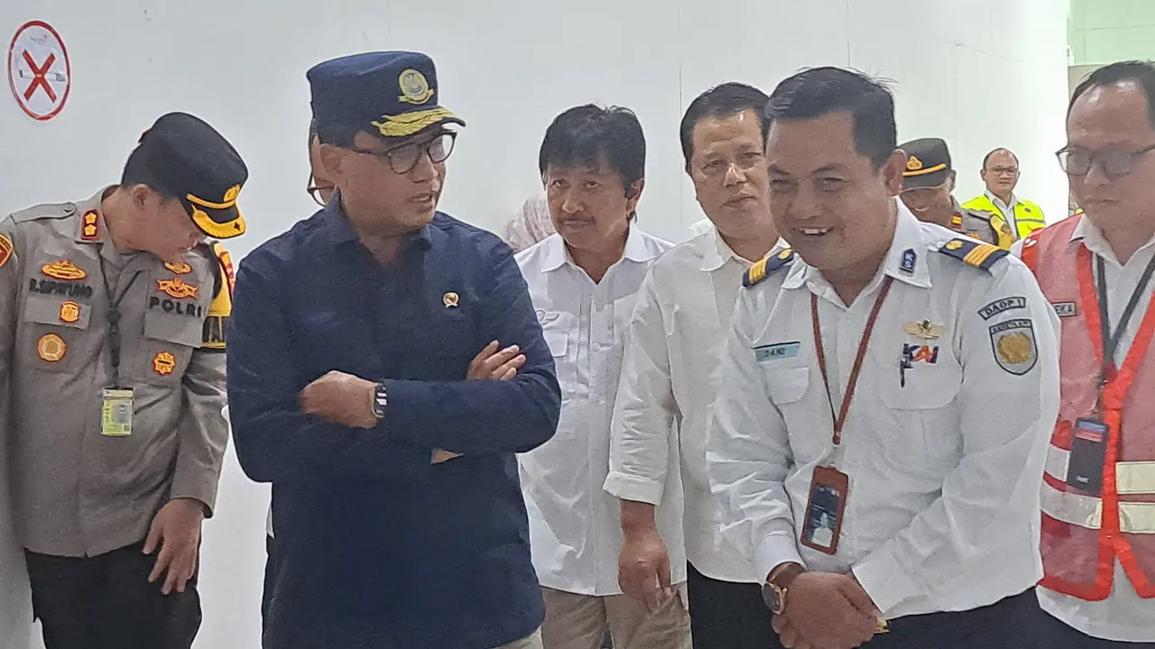 Menhub Budi Karya Sumadi sidak di Terminal 3 Bandara Soekarno Hatta, Minggu (29/9/2024).(Foto: Liputan6.com/Pramita T)
