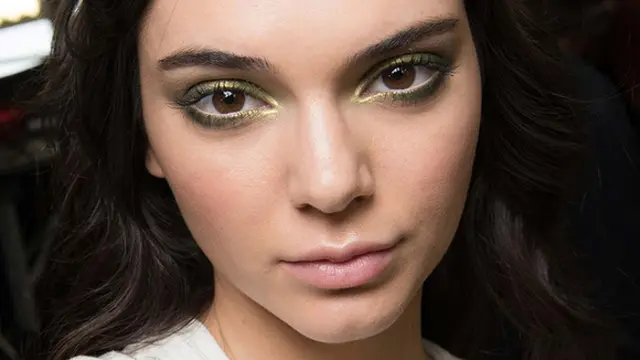 Kembalinya Metalik di Couture