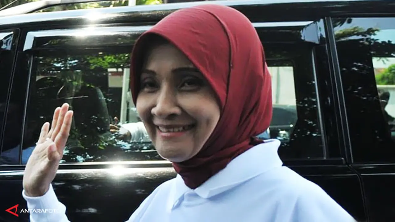 rustriningsih130412c.jpg