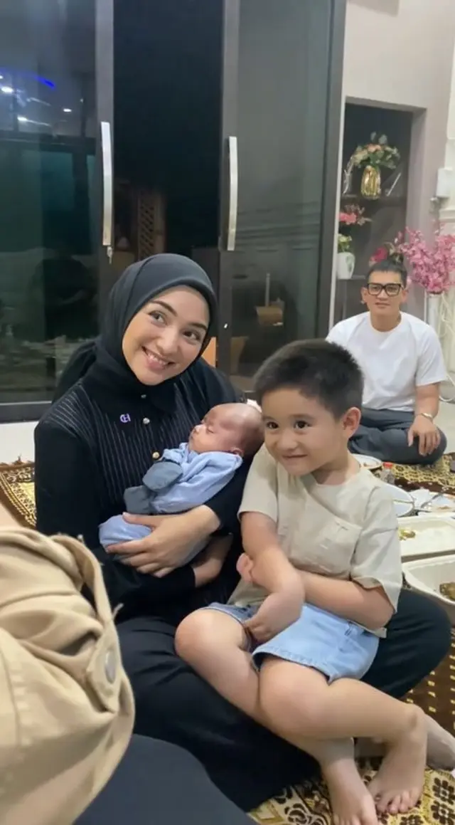Diajak jenguk anak saudra, momen Athar putra Citra Kirana malah minta adik ini gemesin pol