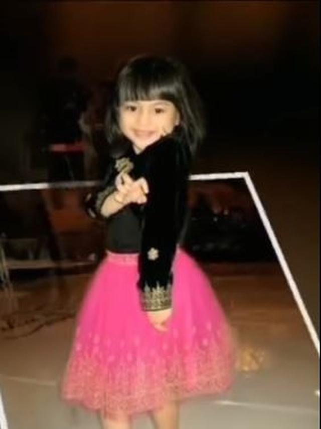 Viral Foto yang Diklaim Masa Kecil Jeje Slebew, Ini 6 Potretnya