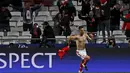 Pemain Benfica, Jonas, merayakan gol yang dicetaknya ke gawang Zenit St. Petersburg dalam Babak 16 Besar Liga Champions di Stadion Luz, Lisabon, Portugal, (16/2/2016). (Reuters/Hugo Correia)