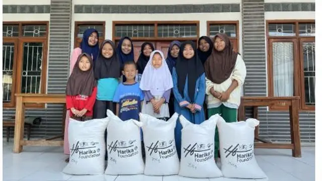 Harika Foundation Salurkan Beras untuk Santri Jelang Ramadan 2023