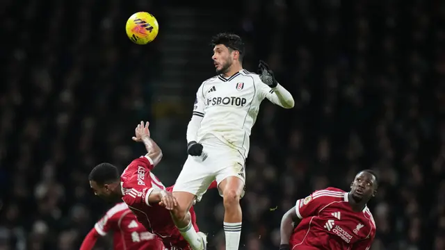 Foto: Dua Gol Dramatis di Injury Time, Liverpool Gagal Menang atas Fulham di Liga Inggris