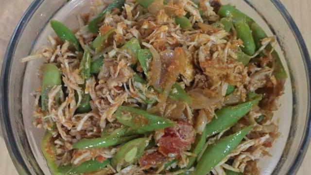 Tumis buncis ayam suwir