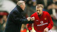 1. David Beckham (Manchester United) – Kekalahan dari Arsenal pada ajang Piala FA 2002-2003 membuat Sir Alex Ferguson mengamuk di ruang ganti. Mantan pemain Real Madrid ini menjadi korban salah sasaran dari amarah sang pelatih. (AFP/Odd Andersen)