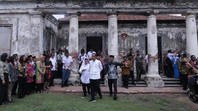 Presiden Jokowi saat mengunjungi benteng Pandem di Kabupaten Ngawi, Jawa Timur (Istimewa)