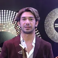 Selalu muncul dalam layar bioskop, Reza Rahadian berusaha untuk mencoba peran baru agar penonton tidak bosan.